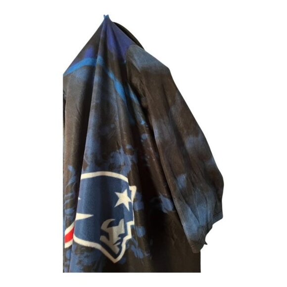 New England Patriots Wearable Blanket Robe – NFL Logo – One Size - Picture 5 of 6